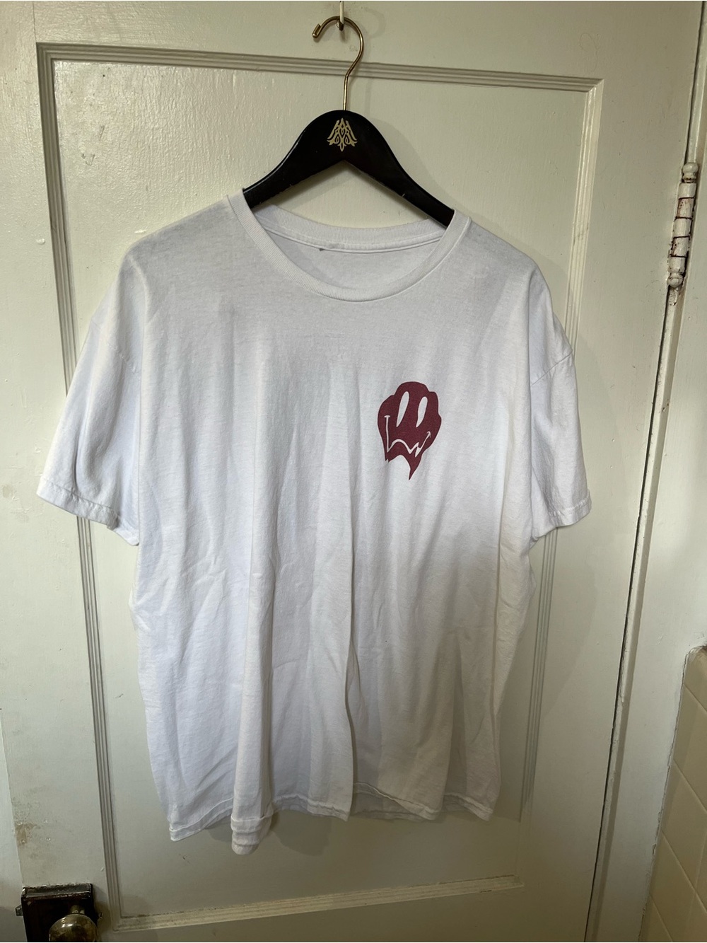 Gaslight Gatekeep Girlboss White Melting Smiley Graphic Tee XL EUC
